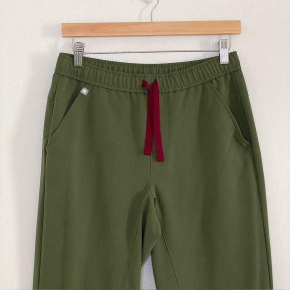 Figs Tansen Jogger Scrub Pants Limited Edition Dark Olive Small Short - Picture 4 of 13